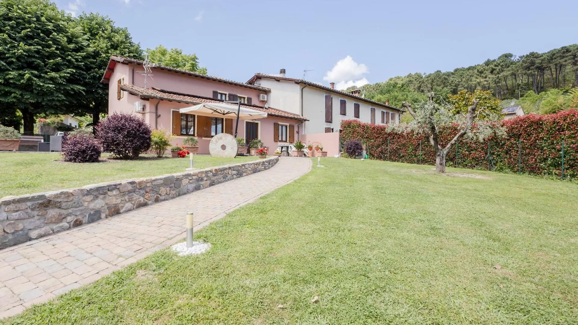 Rustic Villetta With Garden, Pool And Parking Capannori Apartment